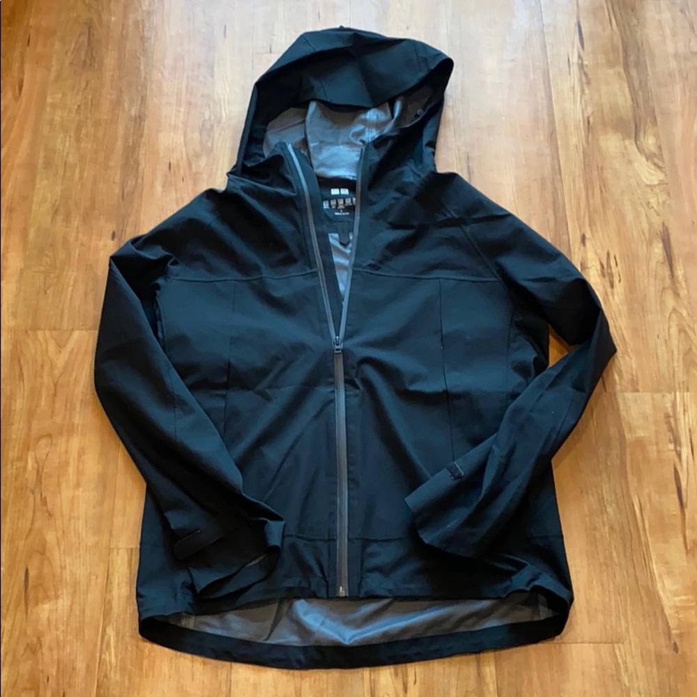 UNI QLO Thin Raincoat